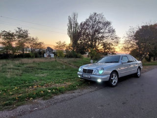 Mercedes E-Class foto 6