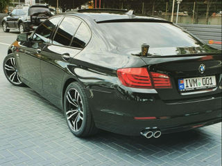 BMW 5 Series foto 2