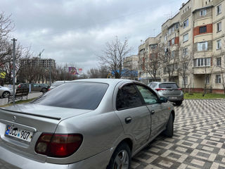 Nissan Almera foto 6