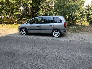 Opel Zafira foto 3