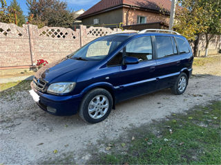 Opel Zafira foto 2