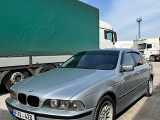 BMW 5 Series foto 6