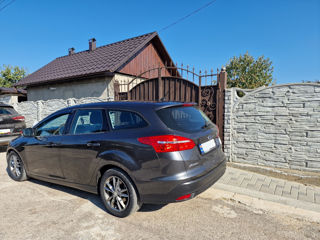 Ford Focus Wagon foto 8