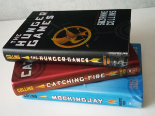 Голодные игры на английском, The Hunger Games Trilogy, Jocurile Foamei