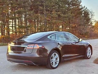 Tesla Model S foto 3