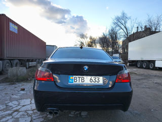 BMW 5 Series foto 10