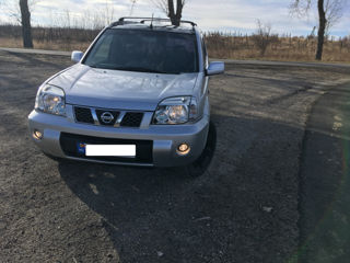 Nissan X-Trail foto 1