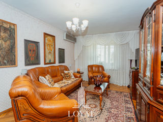 set de mobilă clasică de lux din lemn natural foto 2