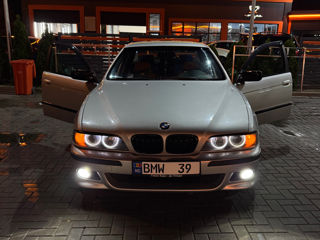 BMW 5 Series foto 3