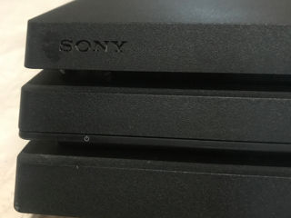 Продам игровую приставку Sony PlayStation4 PRO (1tb) foto 2