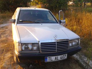Mercedes 190 foto 4