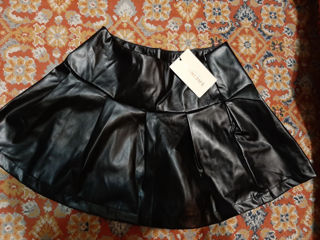 Новые модные юбка и брюки из эко-кожи от компании Shein. Размер - XXS.