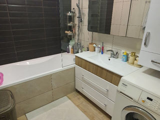 Apartament cu 2 camere, 75 m², Botanica, Chișinău foto 7