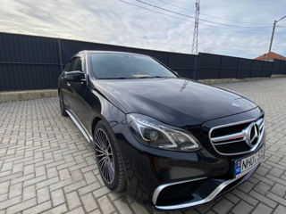 Mercedes E-Class foto 2