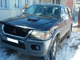 Mitsubishi Pajero Sport foto 2