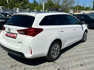 Toyota Auris фото 3