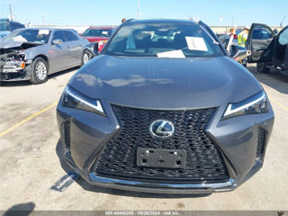 Lexus UX foto 2