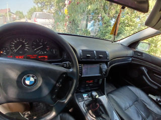 BMW 5 Series foto 8