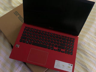 Asus Vivobook 15 - Весь комплект ! (FullHD/ Ryzen 5/ 8GB DDR4/ 256GB SSD NVME/ Radeon Vega 8)