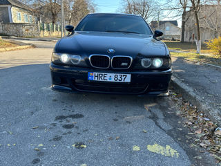 BMW 5 Series foto 2