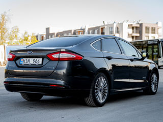 Ford Mondeo foto 2