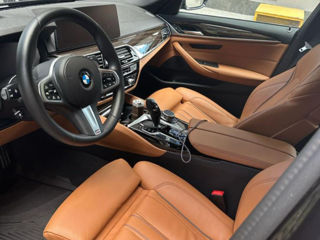 BMW 5 Series foto 7