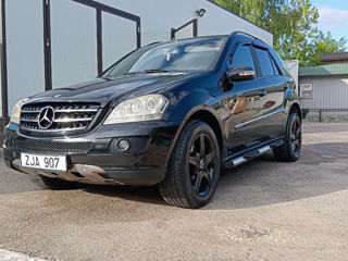 Mercedes M-Class foto 2