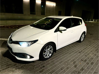 Toyota Auris foto 2