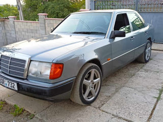 Mercedes Series (W124) foto 2