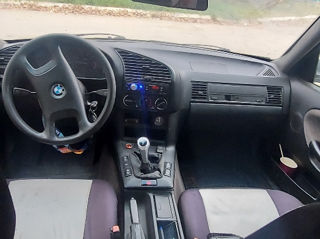 BMW 3 Series foto 4