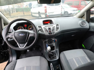 Ford Fiesta foto 9