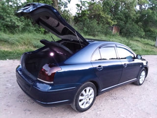 Toyota Avensis foto 6