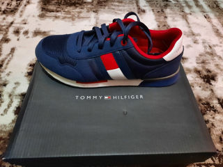 Adidași Tommy hilfiger foto 2