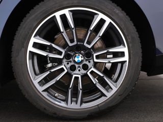 BMW 5 Series foto 4