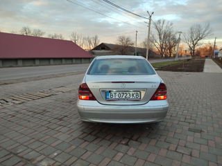 Mercedes C-Class foto 6