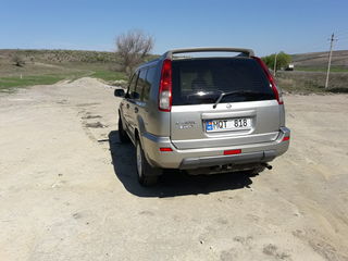 Nissan X-Trail foto 3