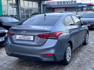 Hyundai Accent foto 4