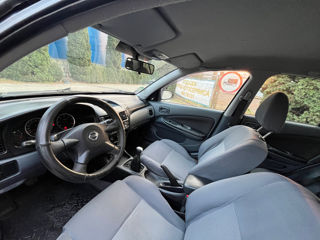 Nissan Almera foto 5