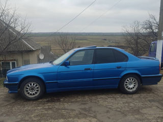 BMW 5 Series foto 3