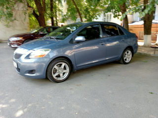 Toyota Yaris foto 2