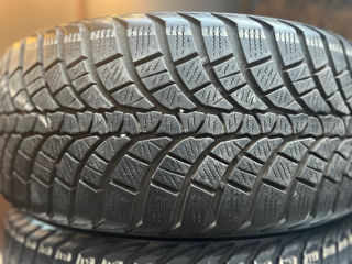 R18 235/45 Kumho WinterCraft foto 3