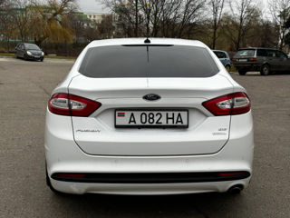 Ford Fusion foto 4