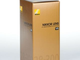 Nikon AF-S Nikkor 28-300mm f/3.5-5.6G ED VR foto 1