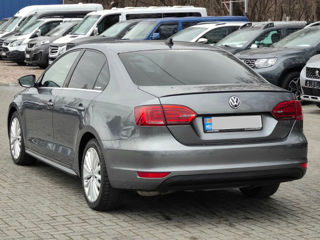 Volkswagen Jetta foto 5