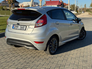 Ford Fiesta foto 4