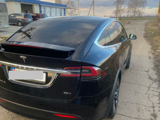 Tesla Model X foto 3