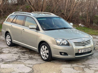 Toyota Avensis foto 2