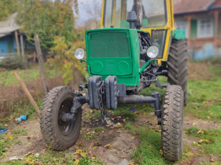 Vând tractor! foto 2