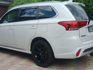 Mitsubishi Outlander foto 4