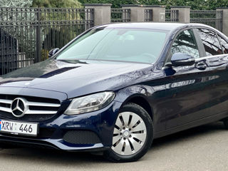 Mercedes C-Class foto 2